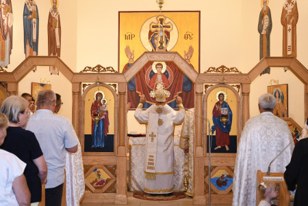 Uloženie rilikvie a posviacka ikon